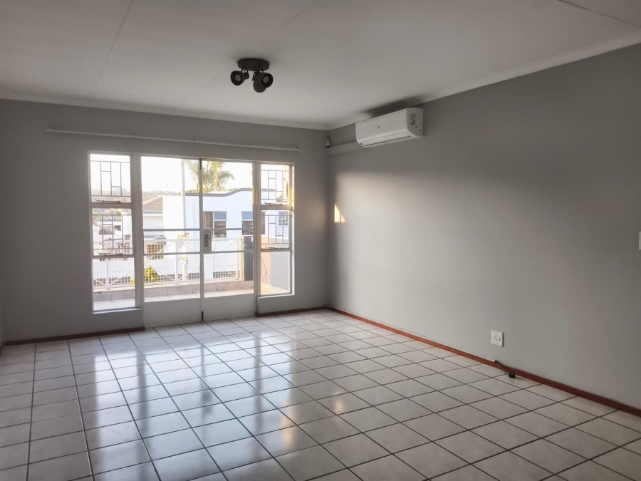 To Let 3 Bedroom Property for Rent in New Redruth Gauteng