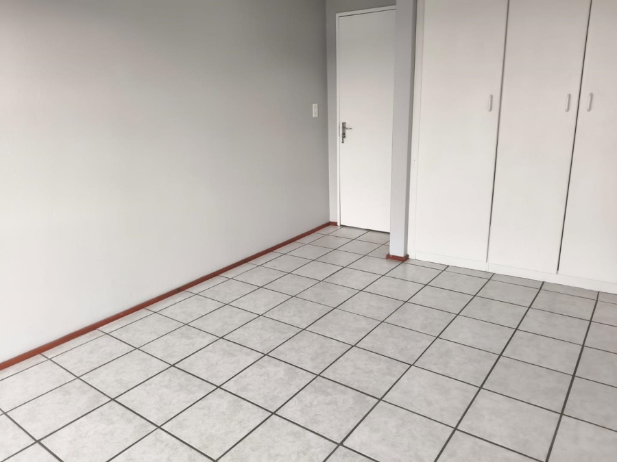 To Let 3 Bedroom Property for Rent in New Redruth Gauteng