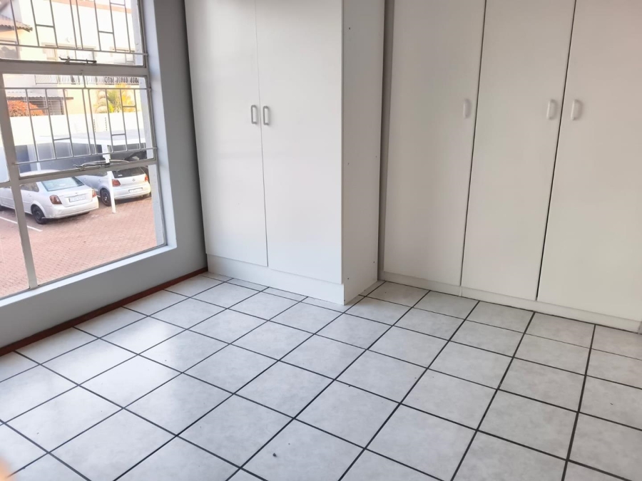 To Let 3 Bedroom Property for Rent in New Redruth Gauteng