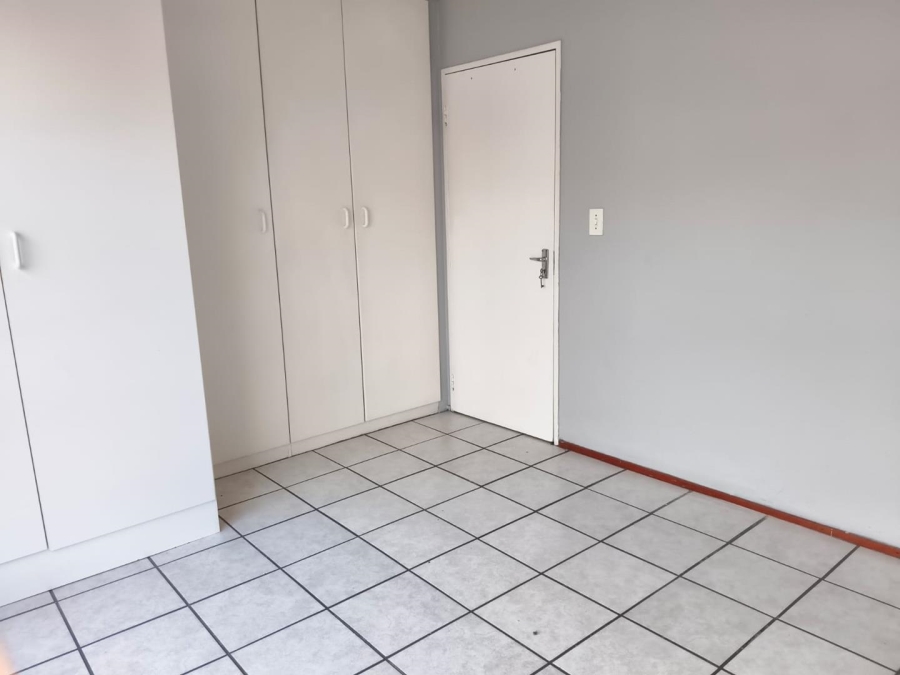 To Let 3 Bedroom Property for Rent in New Redruth Gauteng