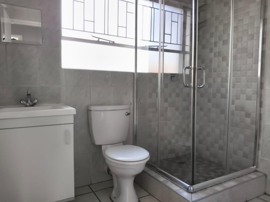 To Let 3 Bedroom Property for Rent in New Redruth Gauteng