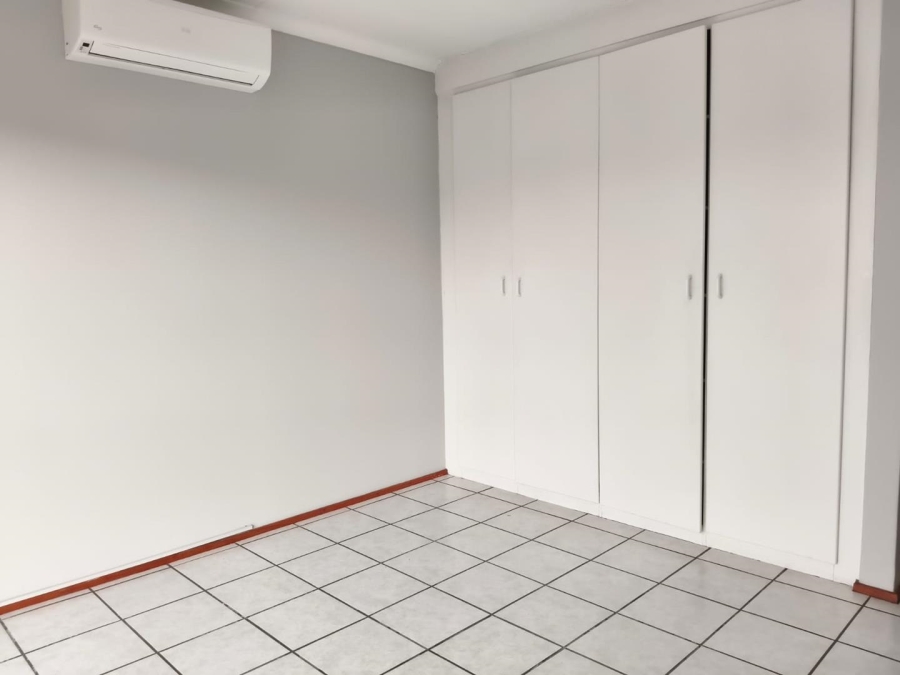 To Let 3 Bedroom Property for Rent in New Redruth Gauteng