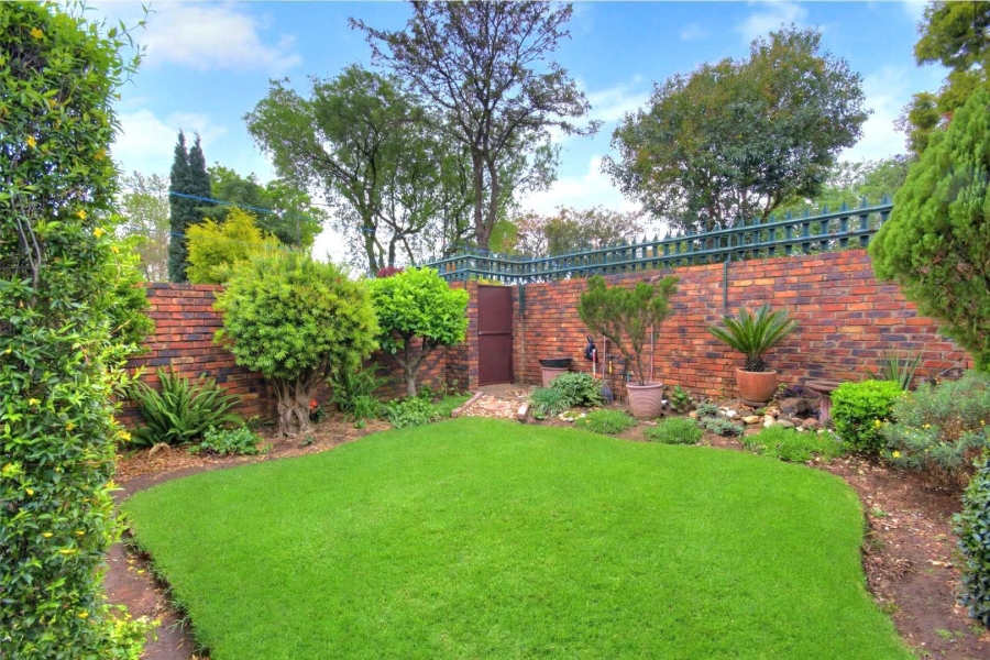 1 Bedroom Property for Sale in Brackenhurst Gauteng