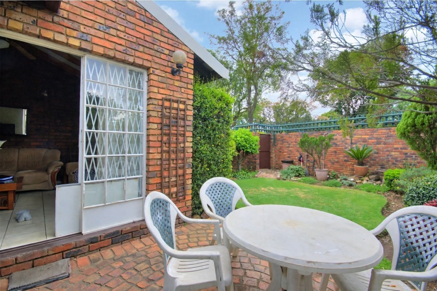 1 Bedroom Property for Sale in Brackenhurst Gauteng