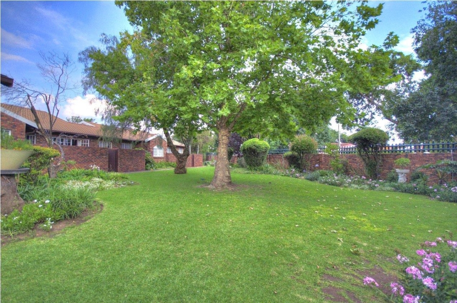 1 Bedroom Property for Sale in Brackenhurst Gauteng