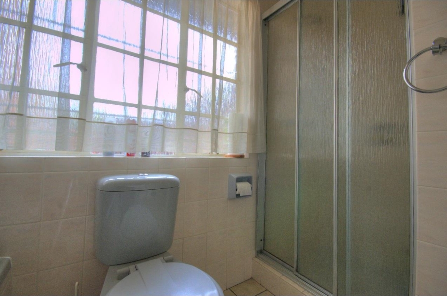 1 Bedroom Property for Sale in Brackenhurst Gauteng