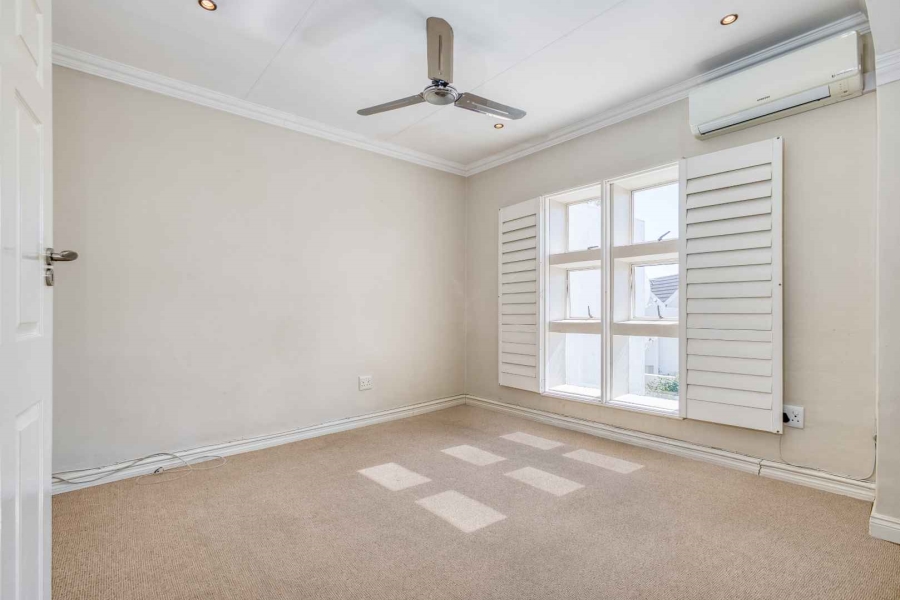 2 Bedroom Property for Sale in Fourways Gardens Gauteng
