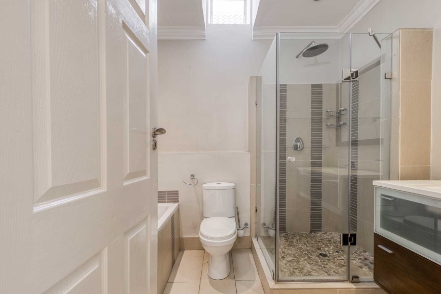 2 Bedroom Property for Sale in Fourways Gardens Gauteng
