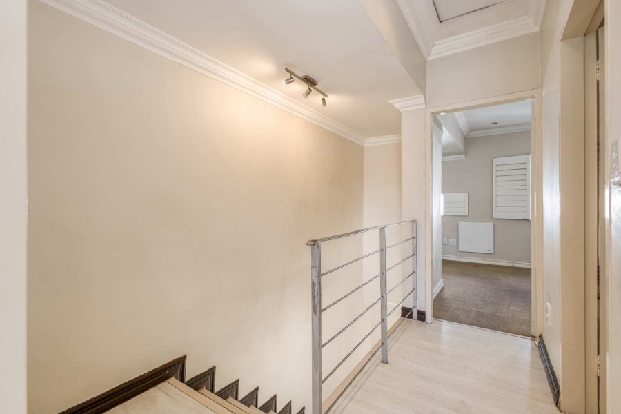 2 Bedroom Property for Sale in Fourways Gardens Gauteng