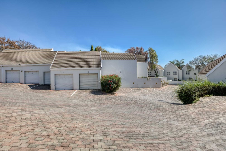 2 Bedroom Property for Sale in Fourways Gardens Gauteng