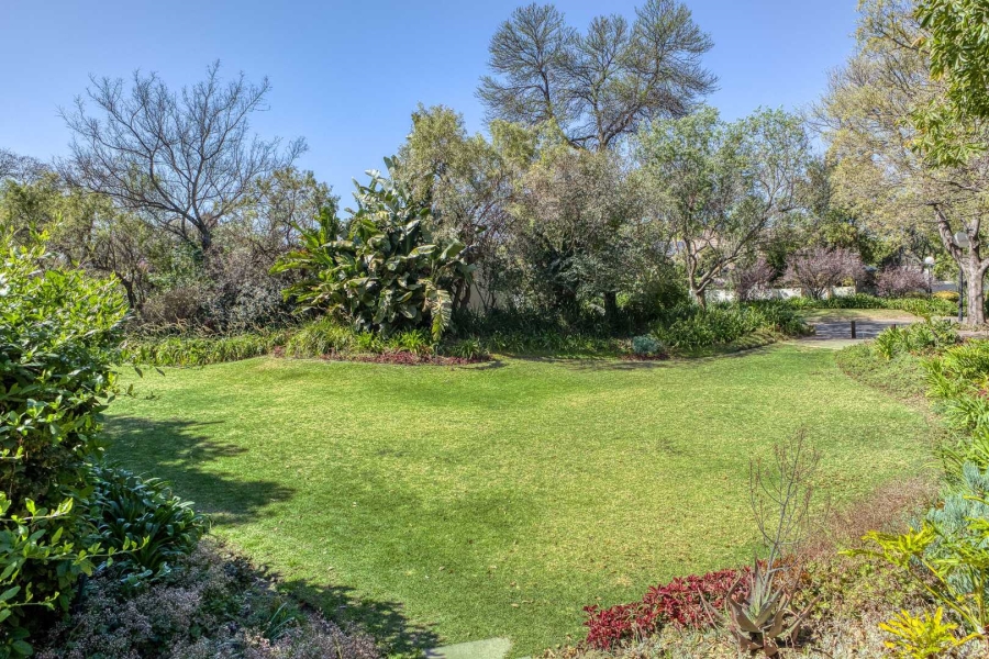 2 Bedroom Property for Sale in Fourways Gardens Gauteng