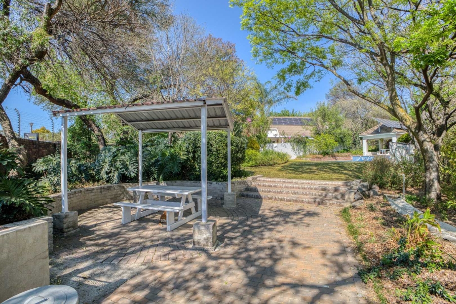2 Bedroom Property for Sale in Fourways Gardens Gauteng