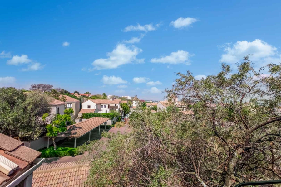 1 Bedroom Property for Sale in Lonehill Gauteng