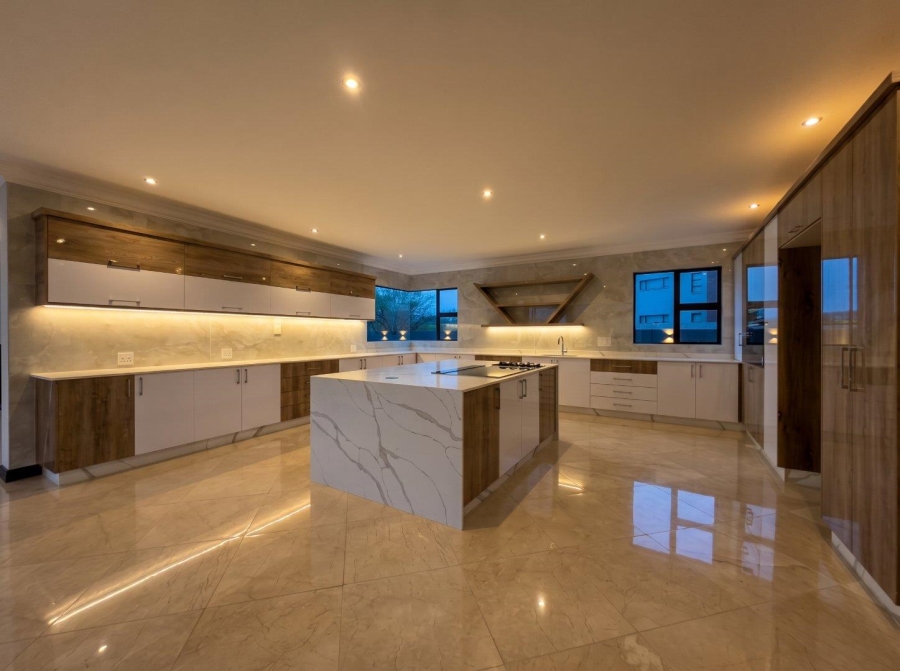6 Bedroom Property for Sale in Eye of Africa Gauteng