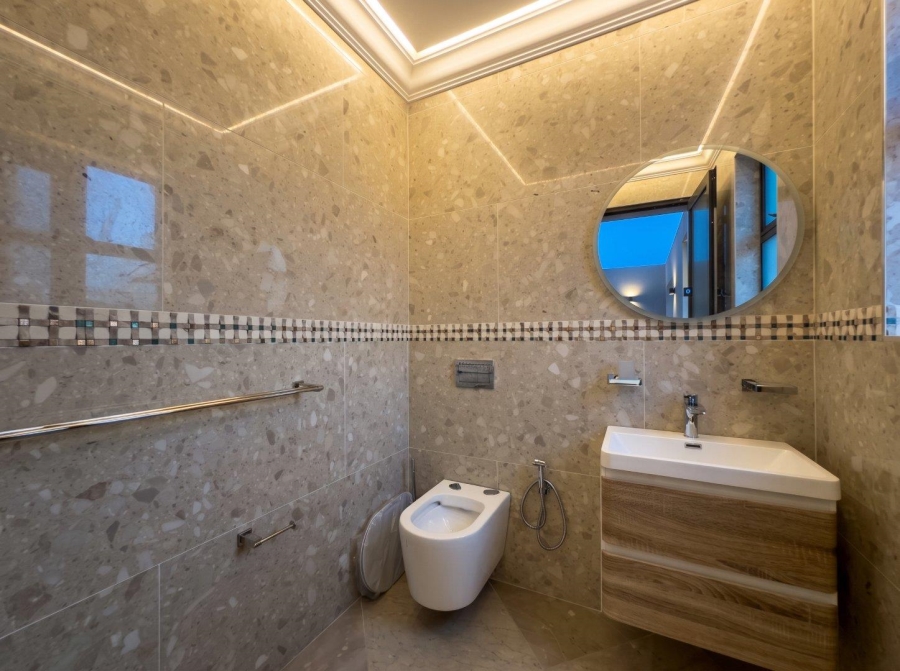 6 Bedroom Property for Sale in Eye of Africa Gauteng