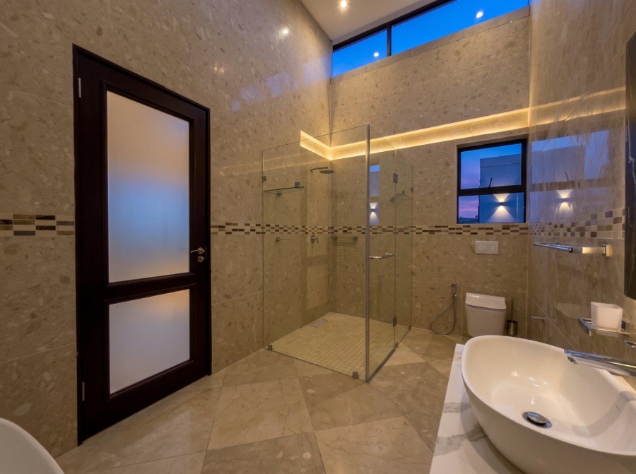 6 Bedroom Property for Sale in Eye of Africa Gauteng