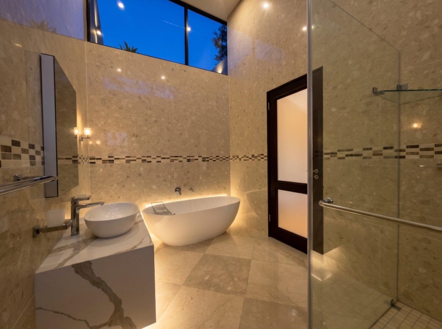 6 Bedroom Property for Sale in Eye of Africa Gauteng