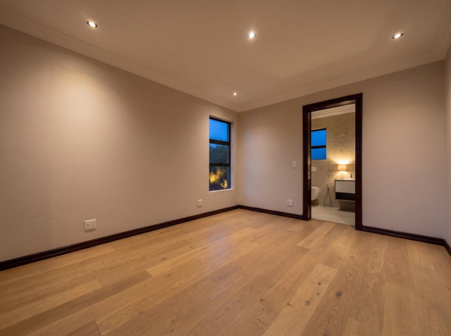6 Bedroom Property for Sale in Eye of Africa Gauteng