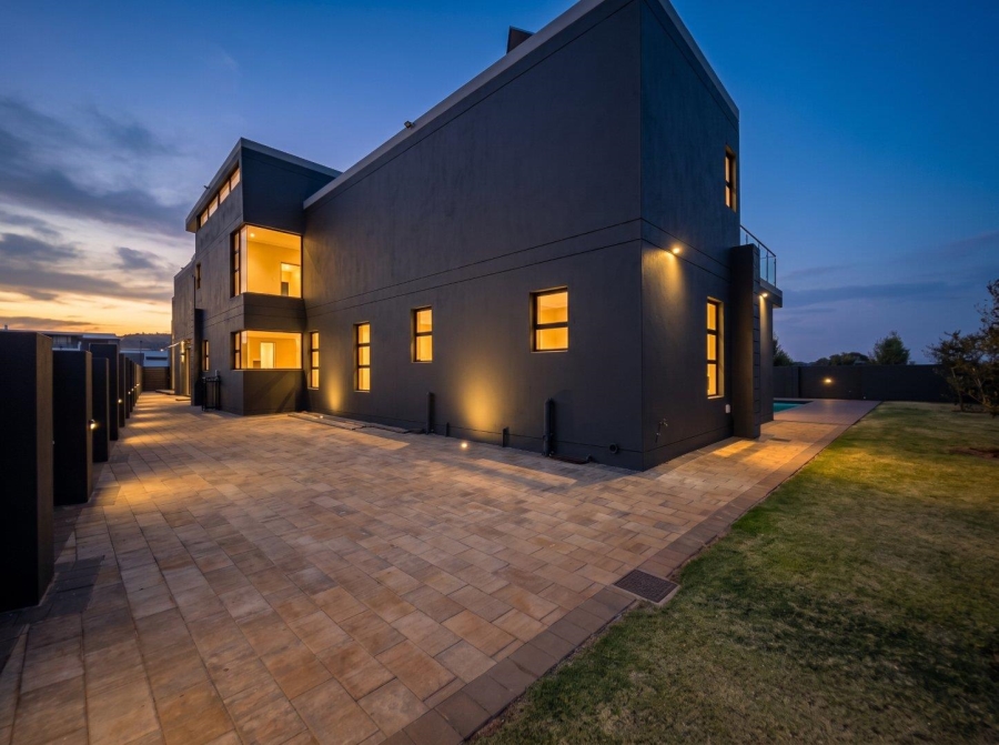 6 Bedroom Property for Sale in Eye of Africa Gauteng