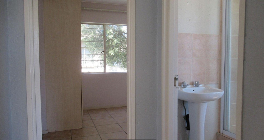 2 Bedroom Property for Sale in Klippoortje Gauteng