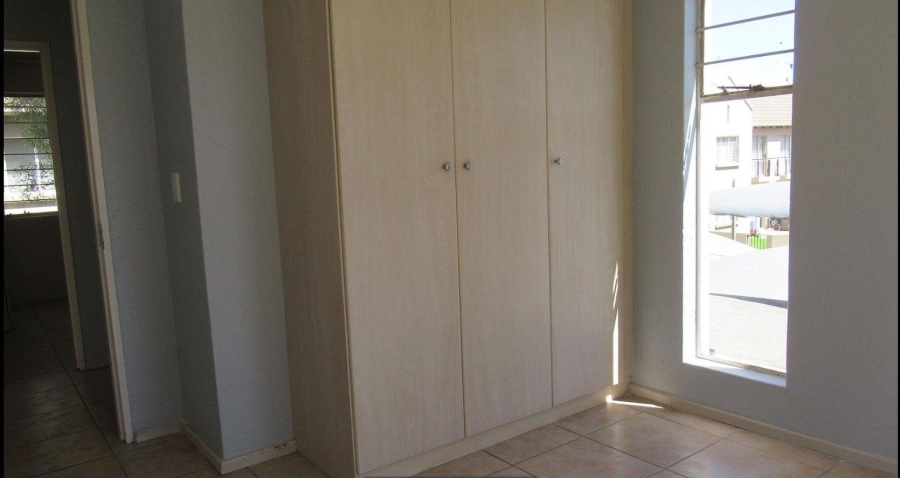 2 Bedroom Property for Sale in Klippoortje Gauteng