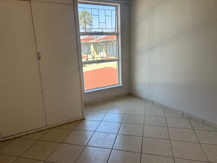 3 Bedroom Property for Sale in Farrarmere Gauteng