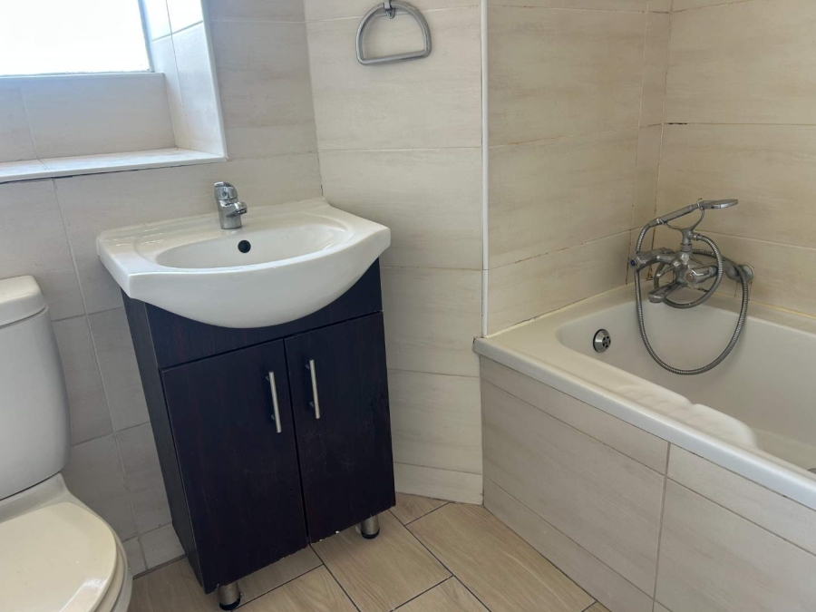 3 Bedroom Property for Sale in Farrarmere Gauteng