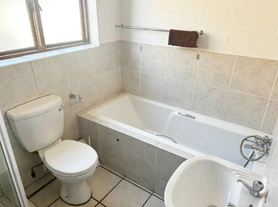 2 Bedroom Property for Sale in Helderwyk Gauteng