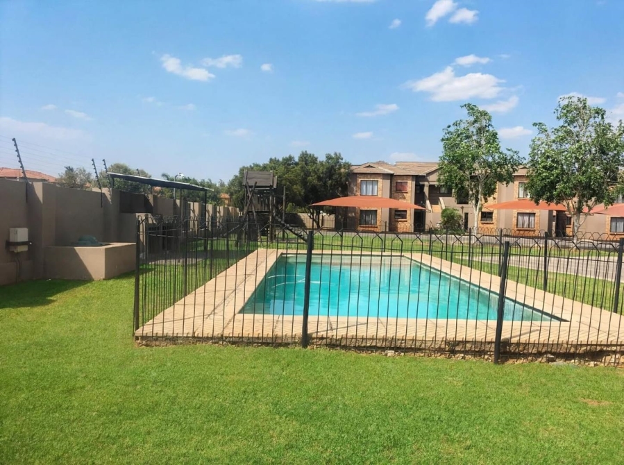 2 Bedroom Property for Sale in Helderwyk Gauteng