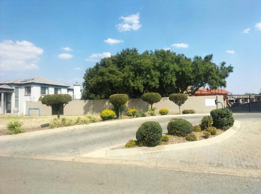 2 Bedroom Property for Sale in Helderwyk Gauteng