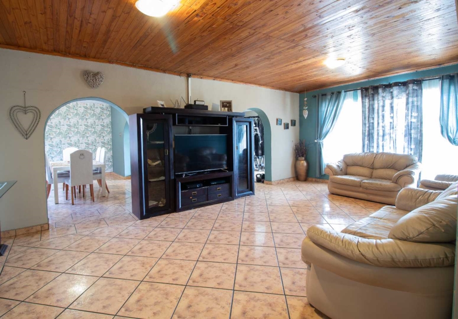 6 Bedroom Property for Sale in Parkrand Gauteng