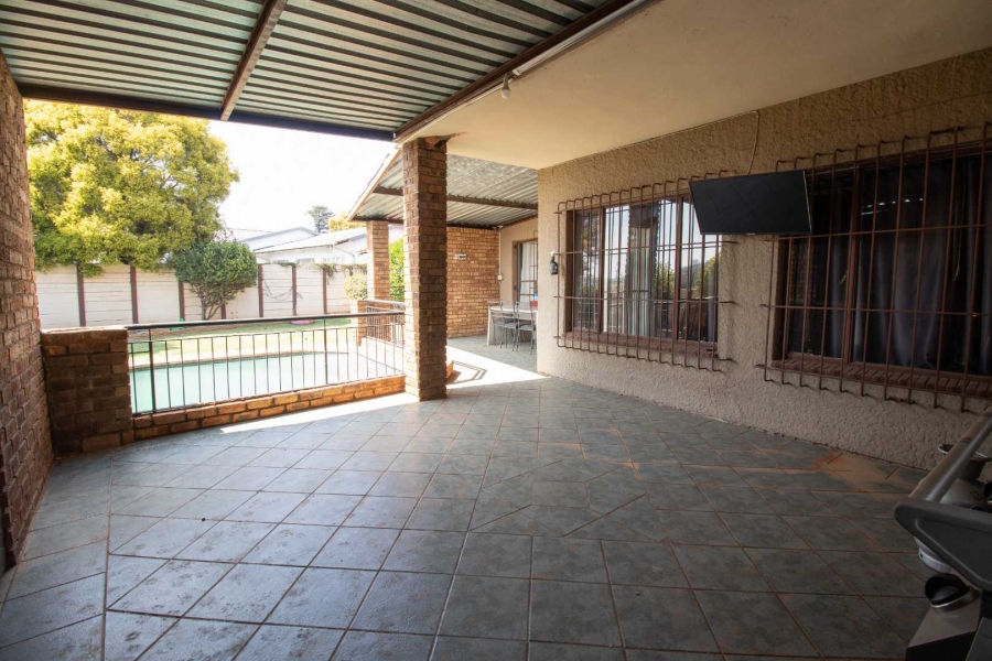 6 Bedroom Property for Sale in Parkrand Gauteng