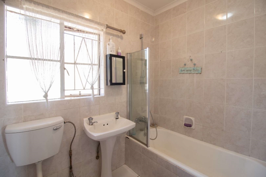 6 Bedroom Property for Sale in Parkrand Gauteng
