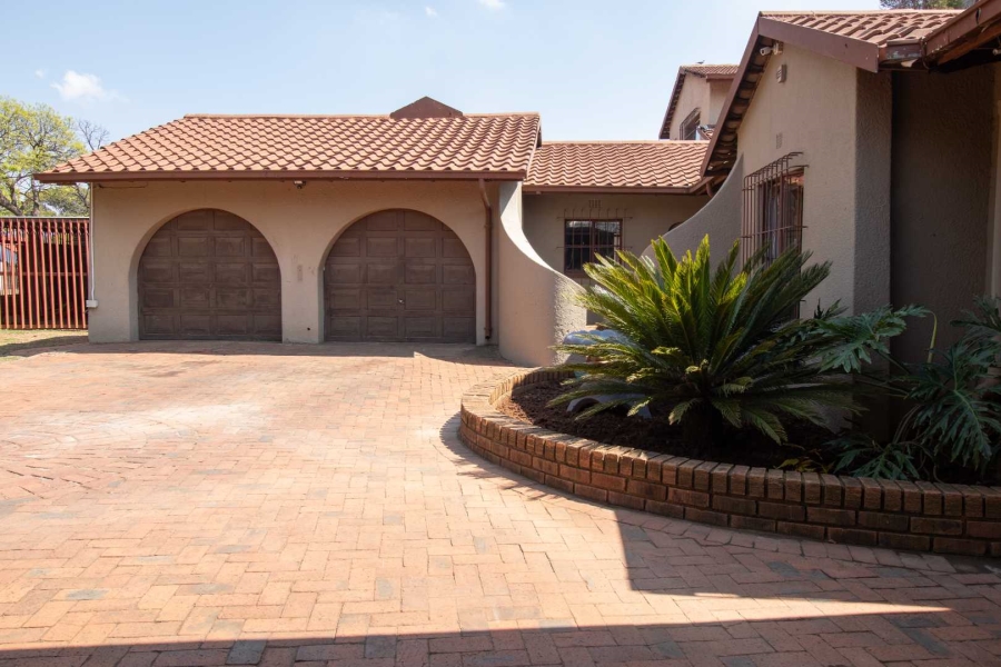6 Bedroom Property for Sale in Parkrand Gauteng