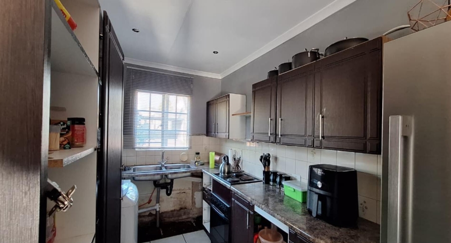 2 Bedroom Property for Sale in Albertsdal Gauteng