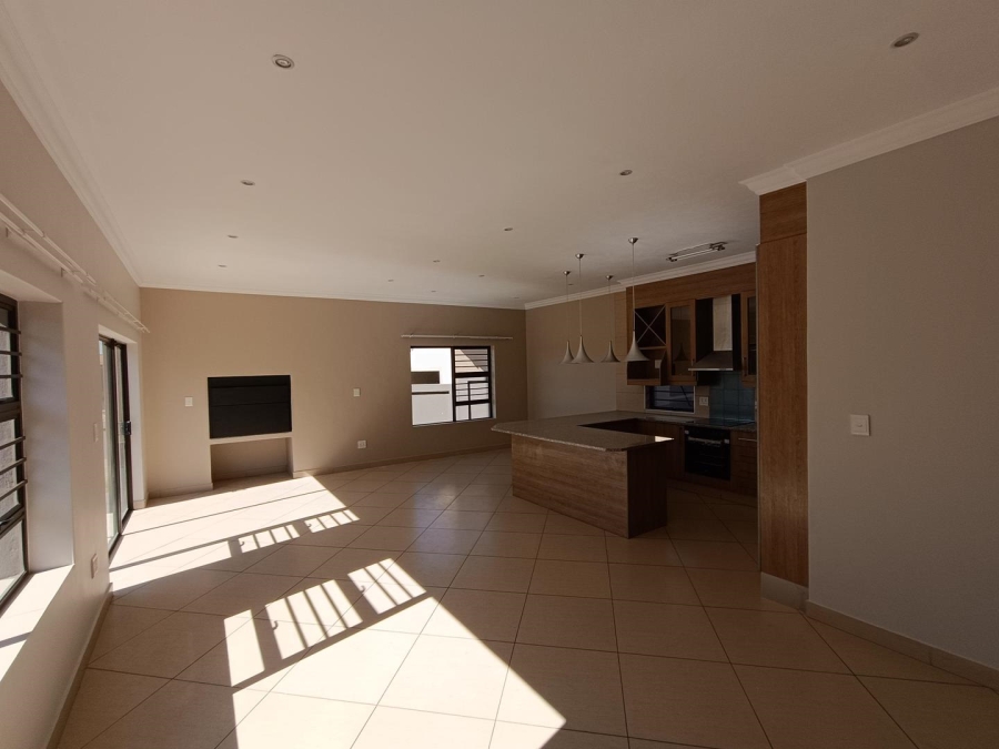 3 Bedroom Property for Sale in Thatchfield Close Gauteng