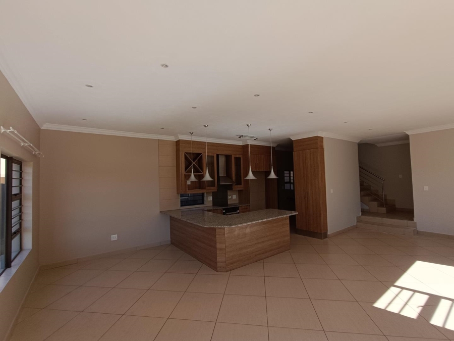 3 Bedroom Property for Sale in Thatchfield Close Gauteng