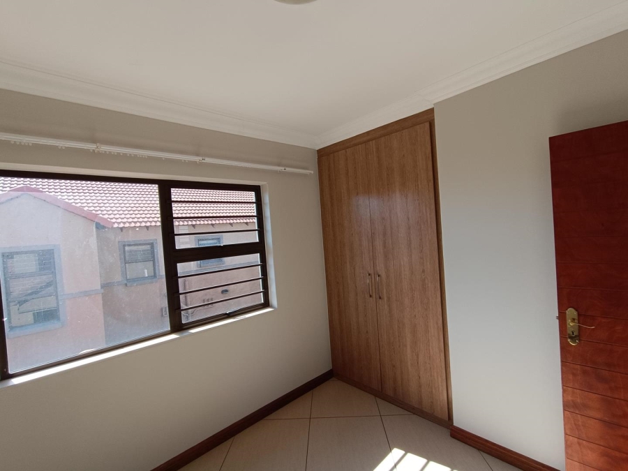 3 Bedroom Property for Sale in Thatchfield Close Gauteng