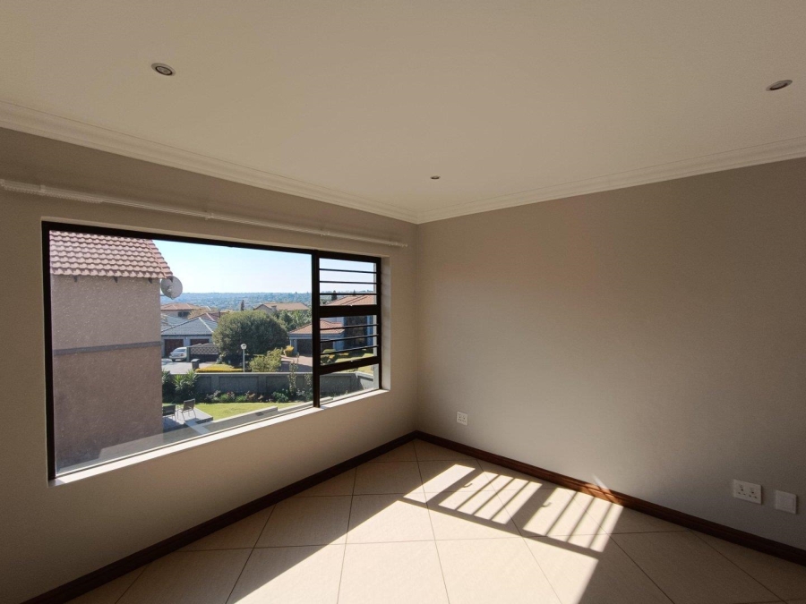 3 Bedroom Property for Sale in Thatchfield Close Gauteng