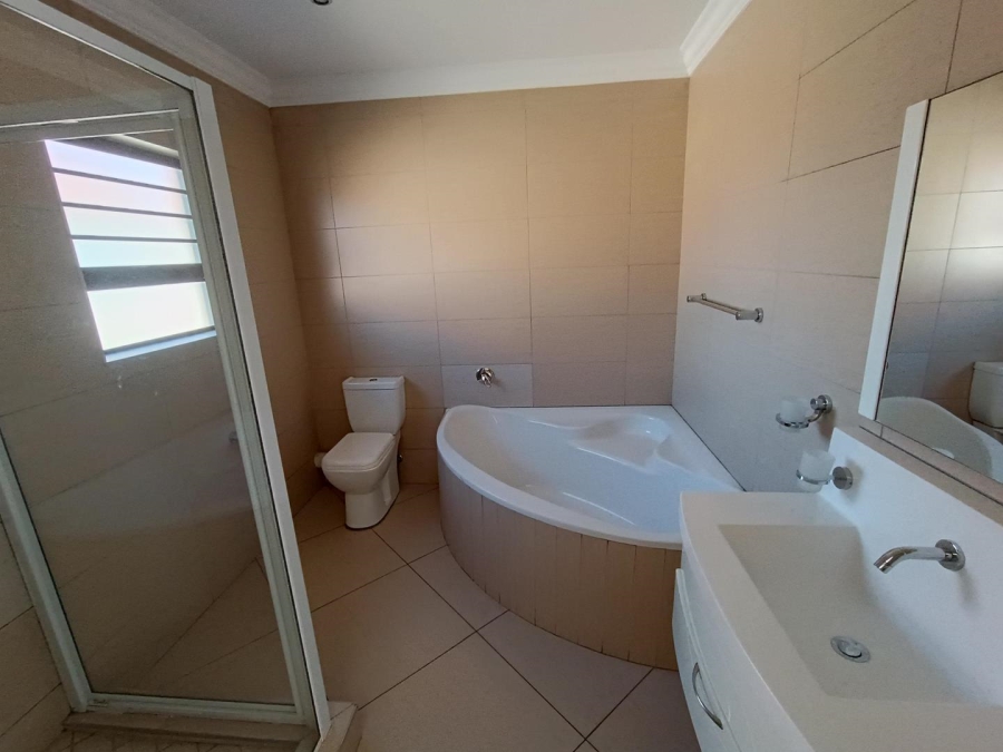 3 Bedroom Property for Sale in Thatchfield Close Gauteng