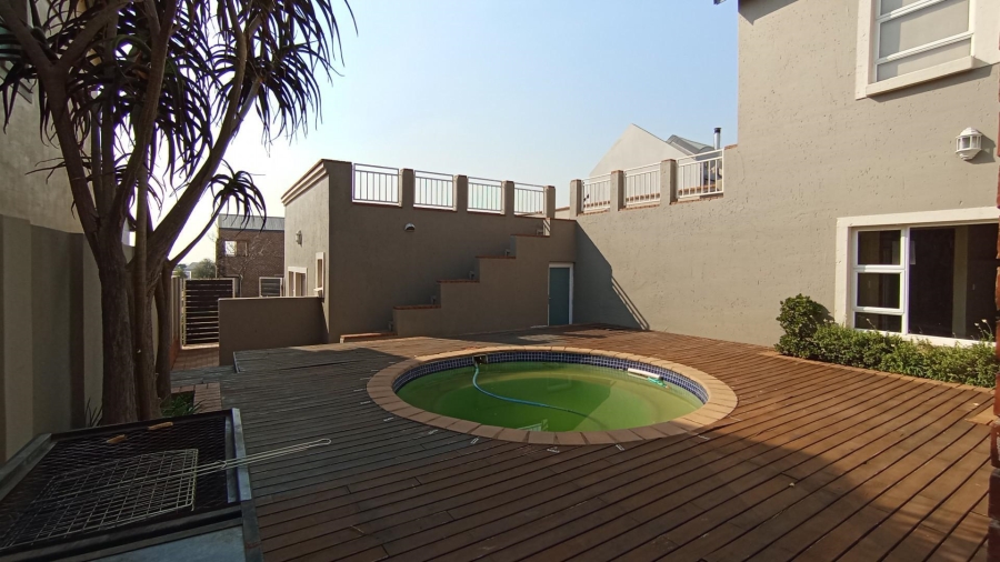 4 Bedroom Property for Sale in Heritage Hill Gauteng
