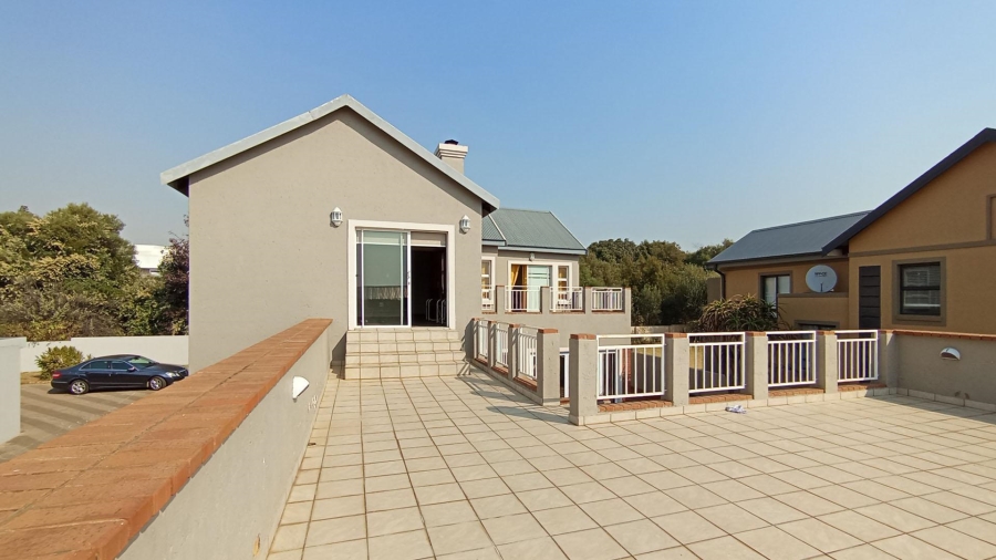 4 Bedroom Property for Sale in Heritage Hill Gauteng