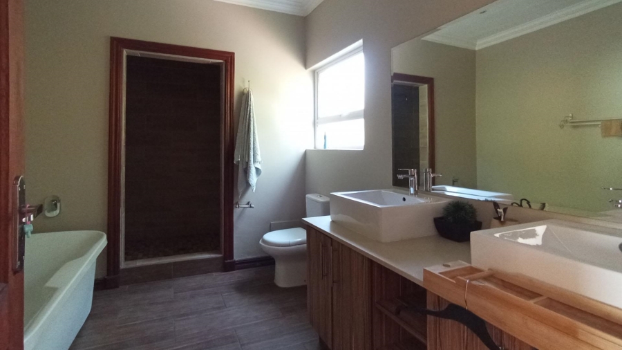 4 Bedroom Property for Sale in Heritage Hill Gauteng