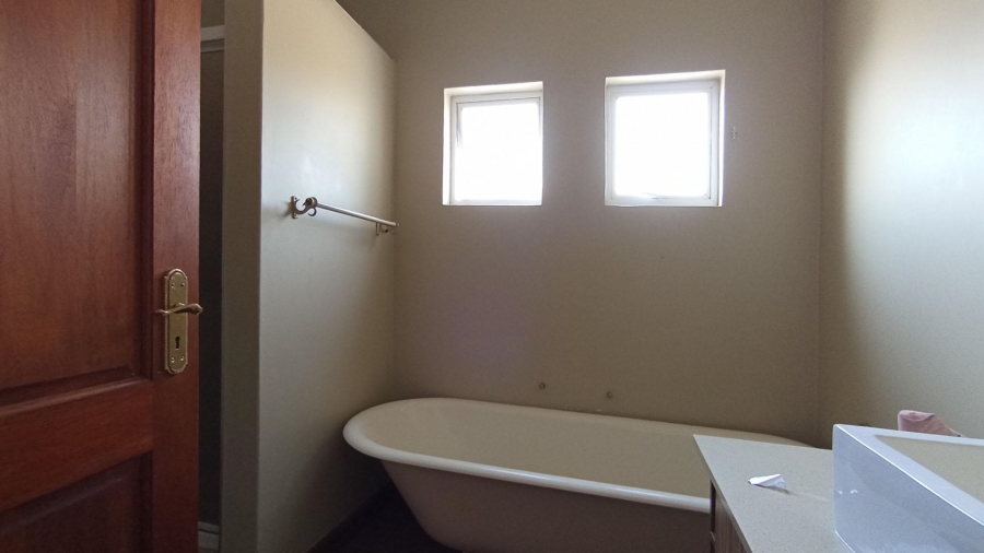 4 Bedroom Property for Sale in Heritage Hill Gauteng