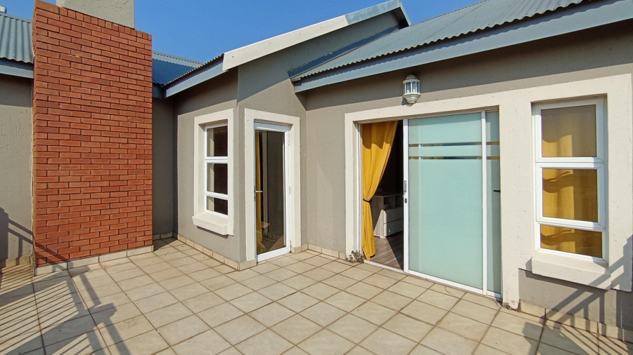 4 Bedroom Property for Sale in Heritage Hill Gauteng