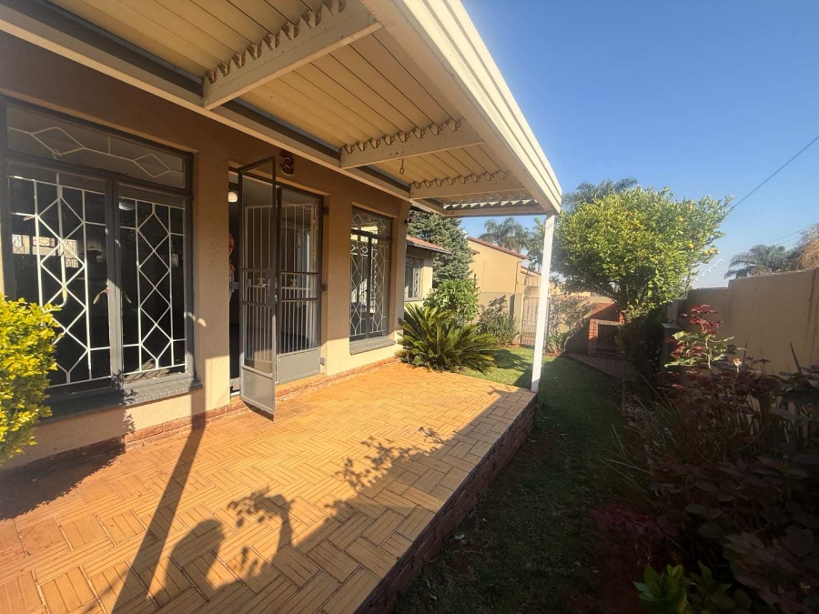 3 Bedroom Property for Sale in Roodekrans Gauteng