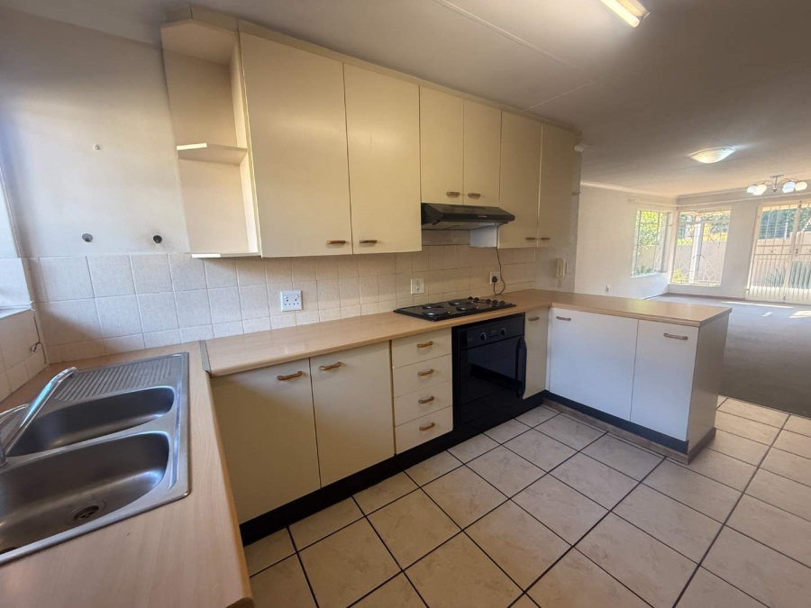 3 Bedroom Property for Sale in Roodekrans Gauteng
