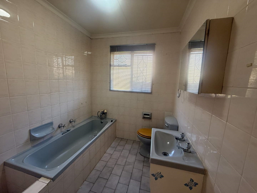 3 Bedroom Property for Sale in Roodekrans Gauteng