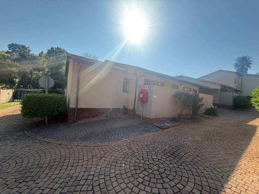3 Bedroom Property for Sale in Roodekrans Gauteng
