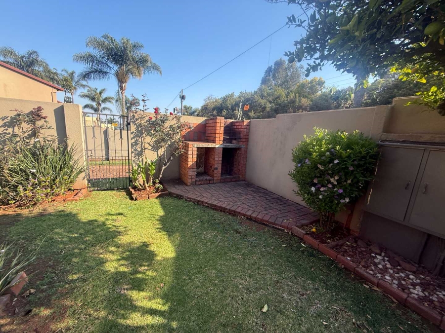 3 Bedroom Property for Sale in Roodekrans Gauteng